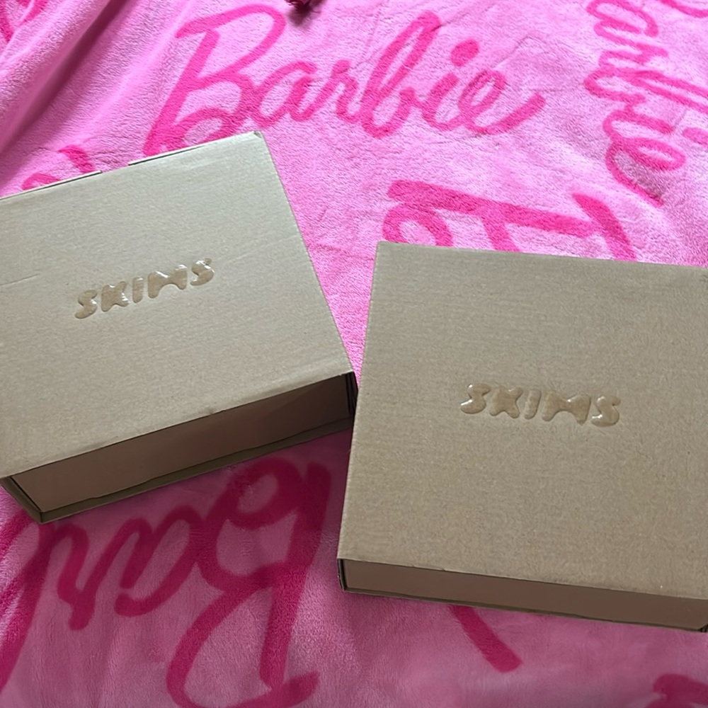 Skims box